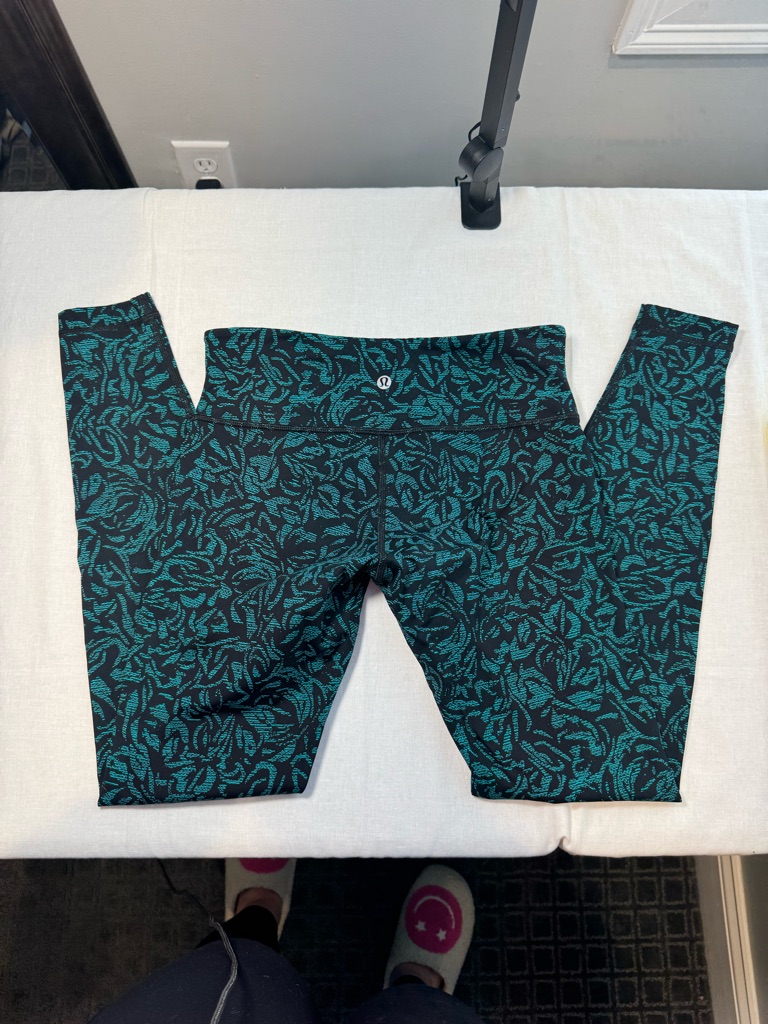 Lululemon Teal And Black Leaf-Print Leggings